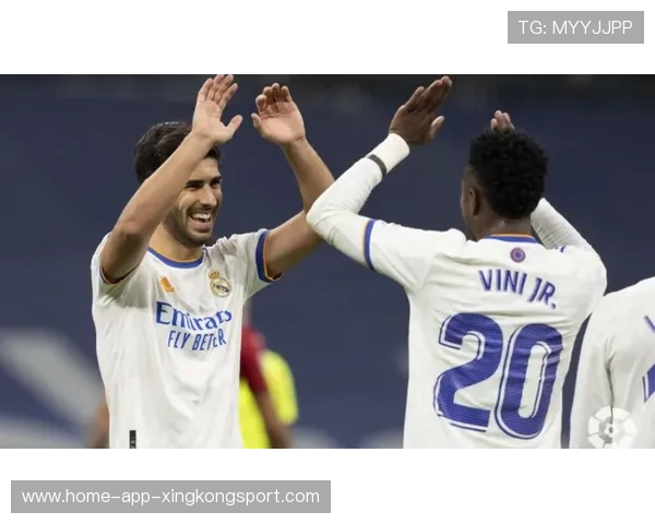 皇马快速变向突破，维尼修斯禁区凌空抽射