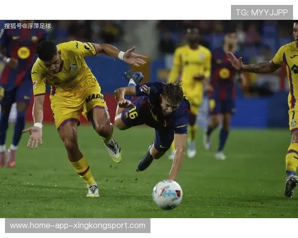 巴萨中路渗透连续成功，费尔明小范围配合亮眼